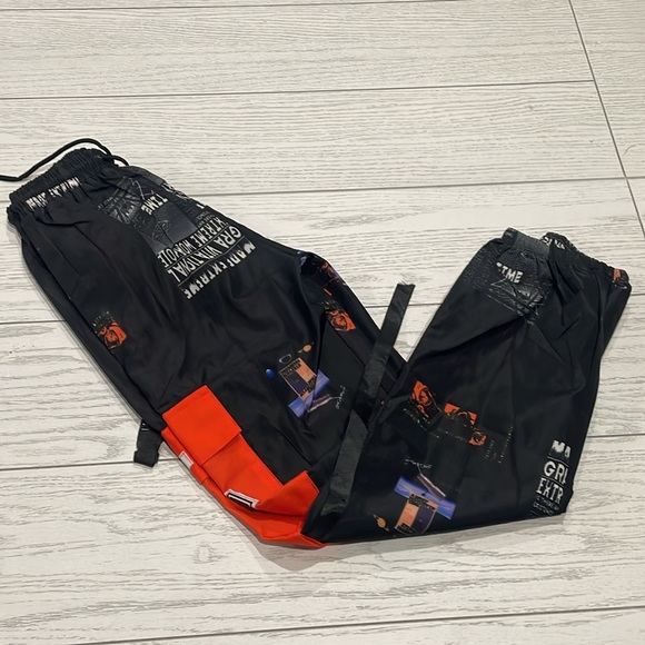 Cargo - Picture 2 of 5